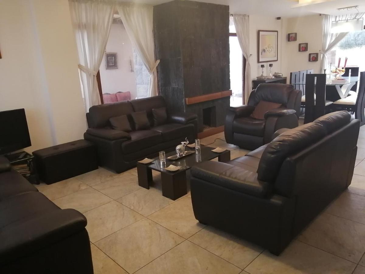 كويتو Fakali Homestay المظهر الخارجي الصورة